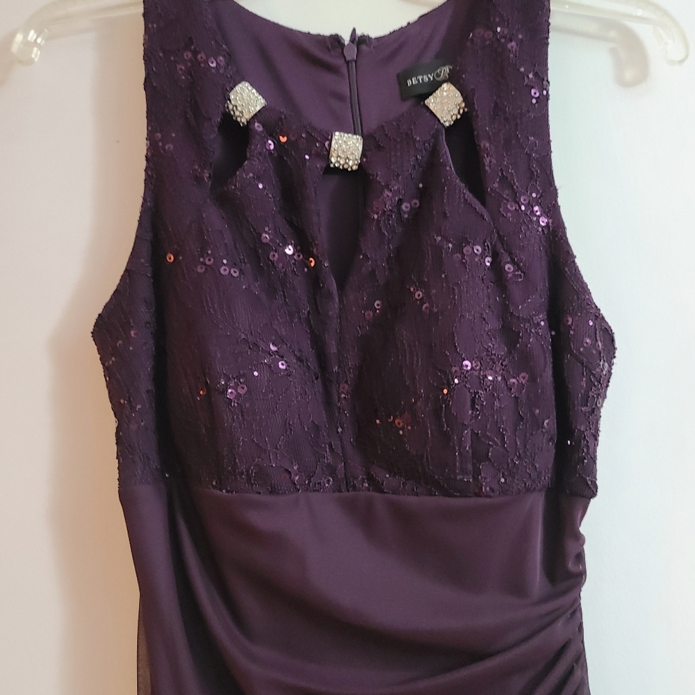 Dress - Picture 3 of 3